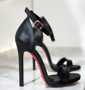 sandale negre cu toc, sandale cu toc, pantofi negri, pantofi cu toc
