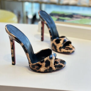 Papuci animal print cu toc, cu varf rotund